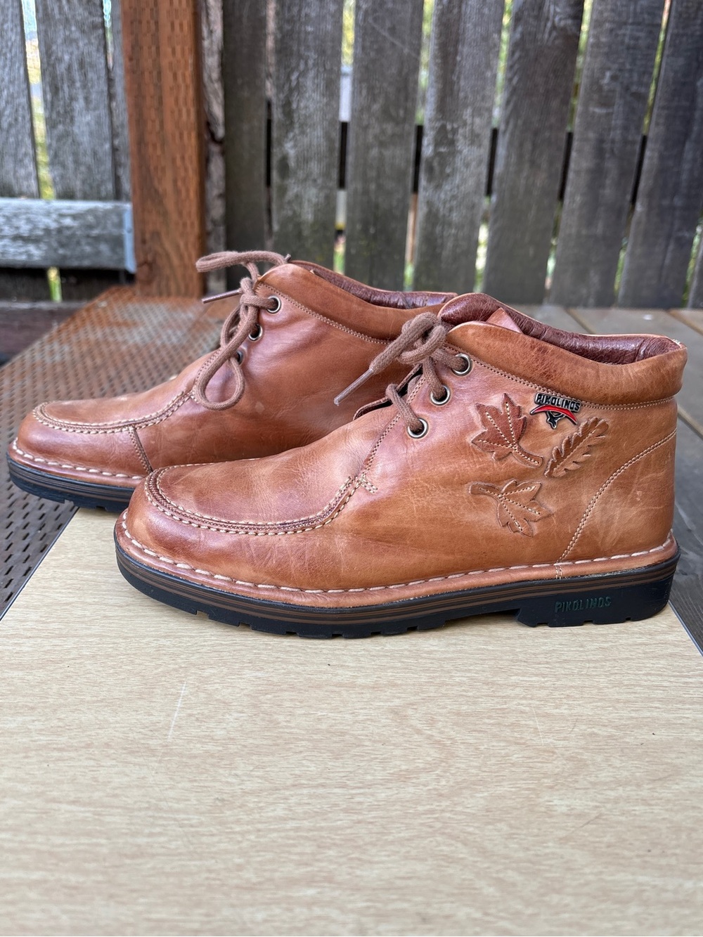 Pikolinos Vintage Leaf Embossed Carmel Tan Leather Moc Toe Lace Up Ankle Boots